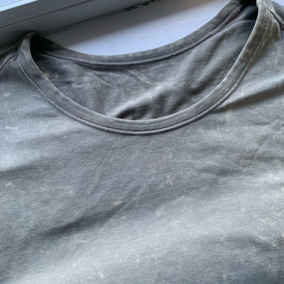 Lululemon - 5 Year Basic Shirt - Picture 4 of 4